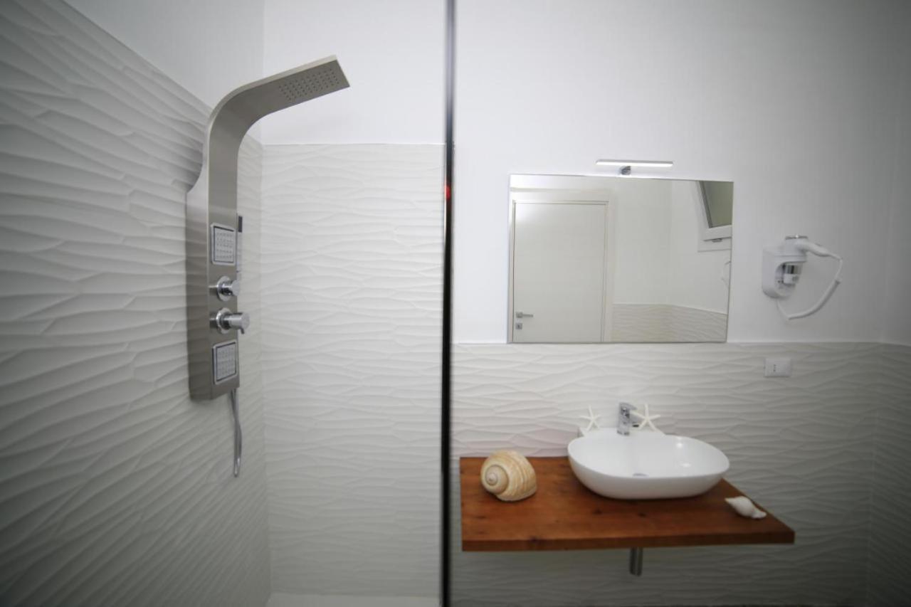 White Aurora Rooms Порто-Чезарео Екстер'єр фото