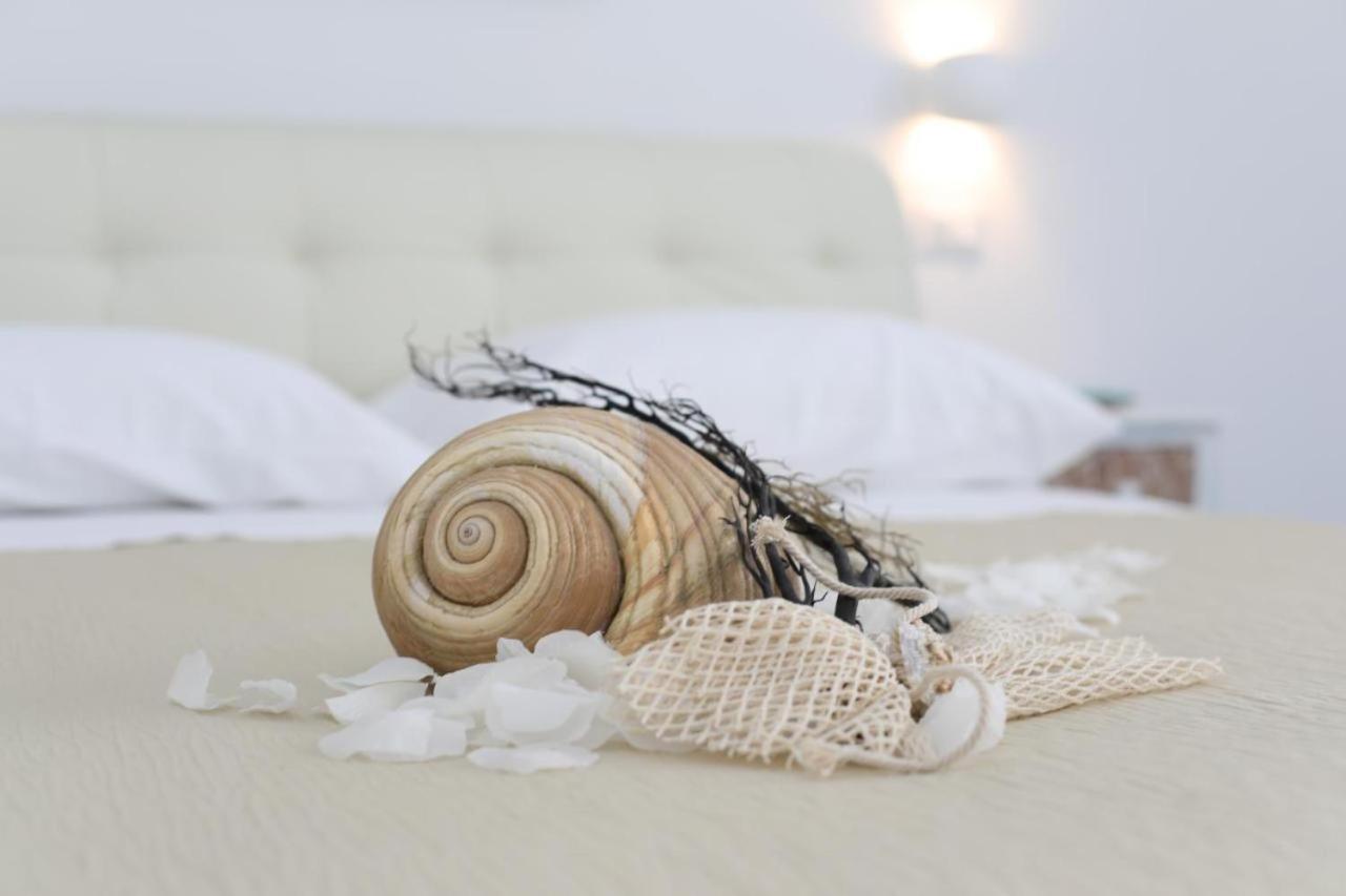White Aurora Rooms Порто-Чезарео Екстер'єр фото
