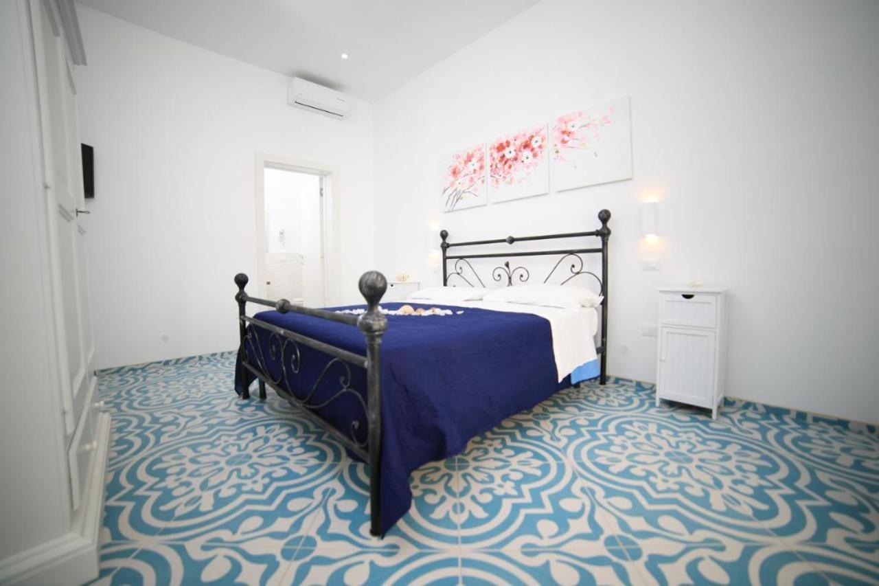 White Aurora Rooms Порто-Чезарео Екстер'єр фото