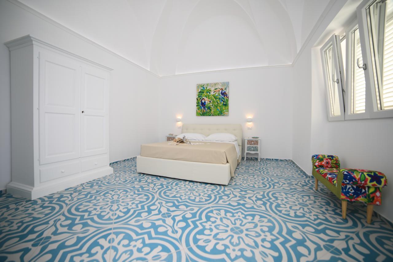 White Aurora Rooms Порто-Чезарео Екстер'єр фото