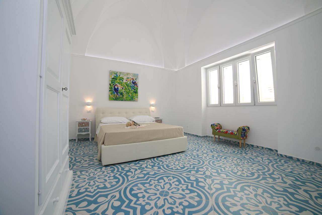 White Aurora Rooms Порто-Чезарео Екстер'єр фото