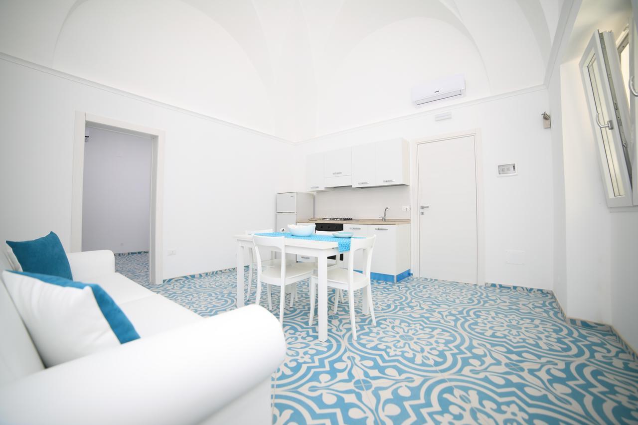 White Aurora Rooms Порто-Чезарео Екстер'єр фото