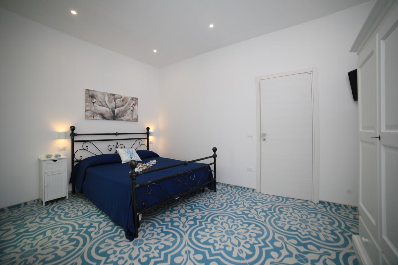 White Aurora Rooms Порто-Чезарео Екстер'єр фото