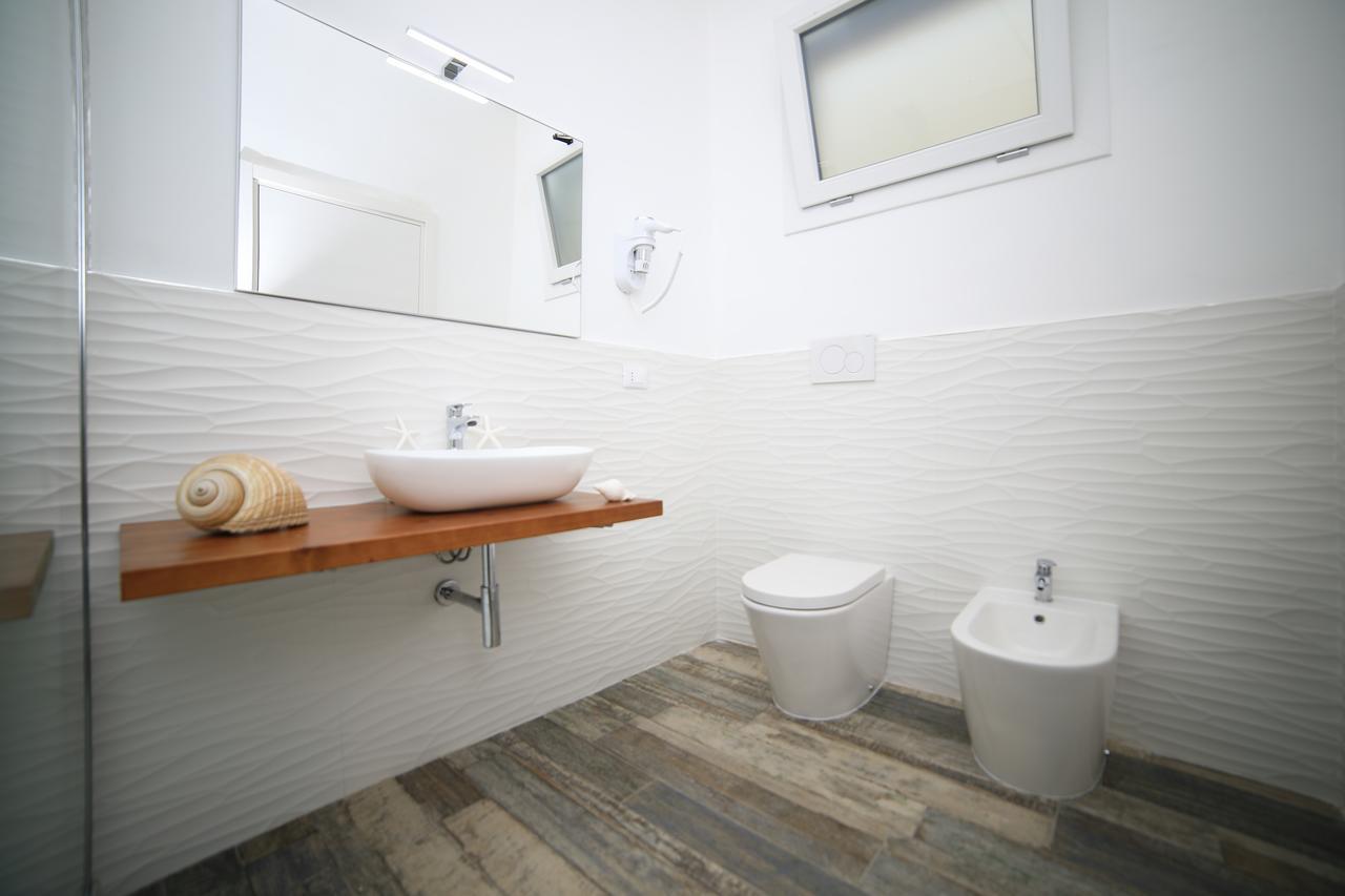 White Aurora Rooms Порто-Чезарео Екстер'єр фото
